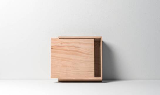 Praktyczny pojemnik z przegródkami jako element dekoracyjny