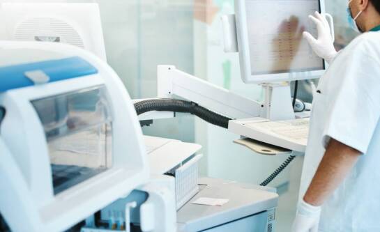 Dlaczego warto monitorować poziom tarczycy hormonów?