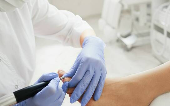 Co obejmuje pedicure podologiczny?