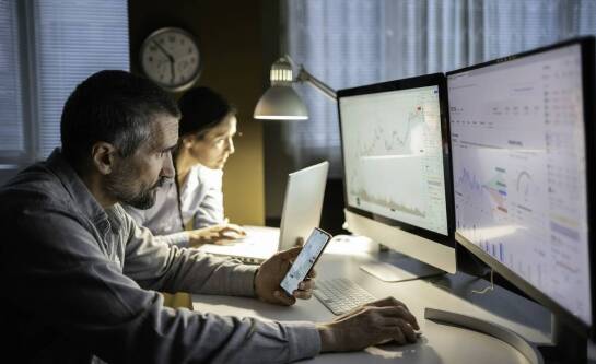 Jak biuro rachunkowe przyczynia się do lepszego zarządzania finansami w firmie?