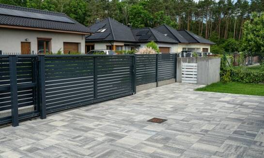 Jakie rodzaje bram oferujemy dla indywidualnych klientów i firm?