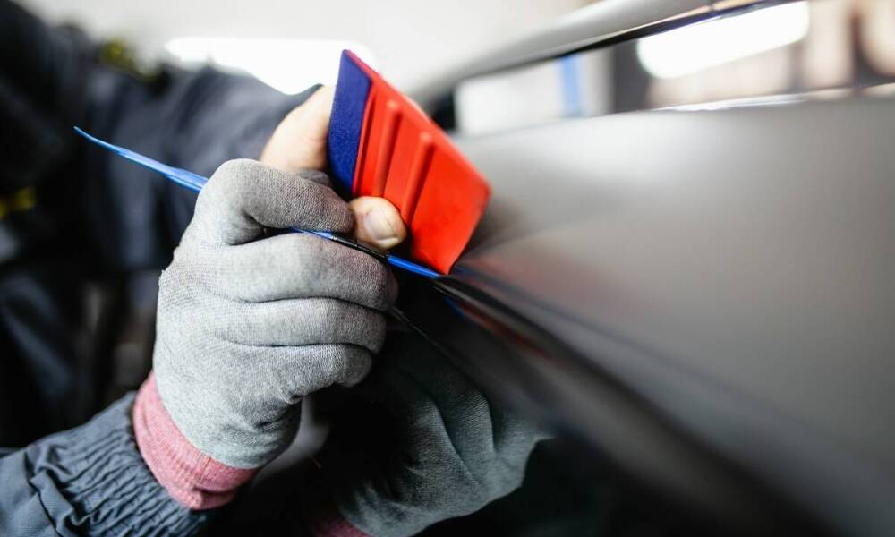 Rola lakierowania w zachowaniu estetyki pojazdu po blacharskiej naprawie