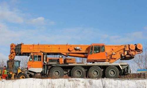 Które części w żurawiach hydraulicznych najczęściej podlegają wymianie?