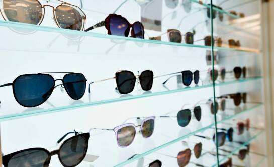 Jakie innowacyjne rozwiązania w zakresie oprawek proponują salony optyczne?