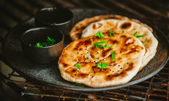 Kuchnia indyjska: jak piec Tandoor wpływa na smak potraw?