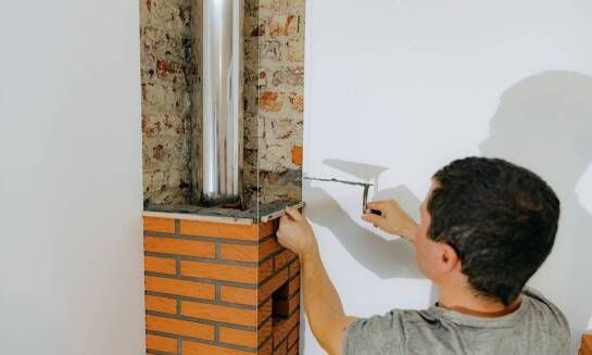 Dlaczego warto skorzystać z usług kominiarza przy problemach z wentylacją?