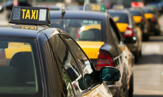Bezpieczeństwo i rzetelność w usługach taxi w Głodowie