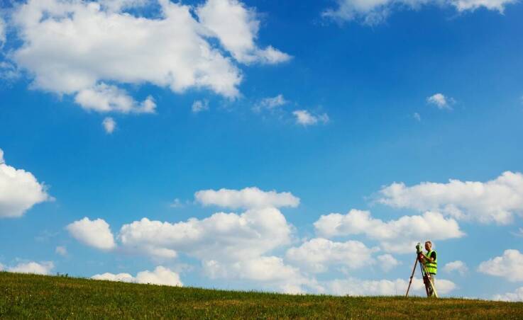 Wytyczanie granic działek z pomocą geodety w Garwolinie: istotne aspekty