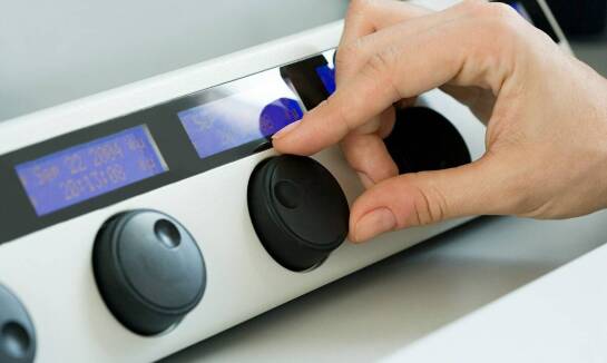 Jak przestrojenie UKF z zakresu OIRT na zakres CCIR wpływa na jakość odbioru?