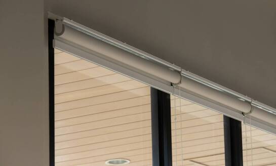 Jakie materiały dominują w produkcji zewnętrznych rolet?