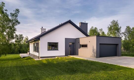 Jak architekci w Legionowie podchodzą do projektowania ekologicznych domów jednorodzinnych?