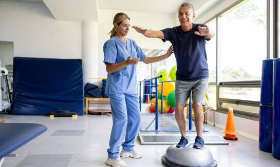 Jak profilaktyka kręgosłupa minimalizuje ryzyko neurologicznych powikłań?