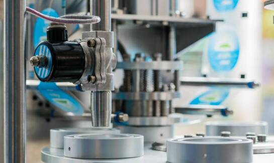 Serwis maszyn pakujących a poprawa efektywności procesów produkcyjnych