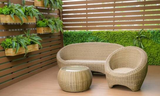 Ryflowane deski tarasowe – jak dbać o ich konserwację i trwałość?