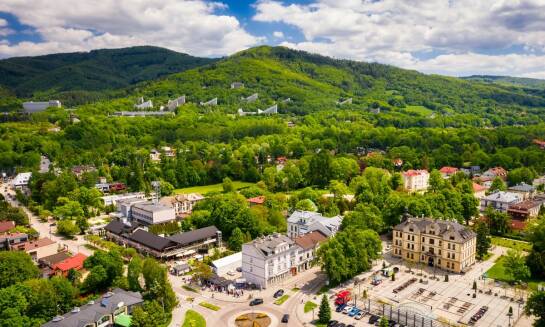 Wycieczki szkolne do Augustowa – odkryj piękno tego regionu z naszym biurem podróży.