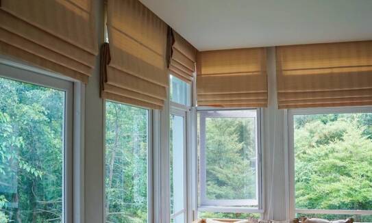 Jakie są najlepsze sposoby konserwacji plis na okna balkonowe?