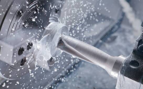 Frezowanie metalowych elementów: kluczowe aspekty technologiczne