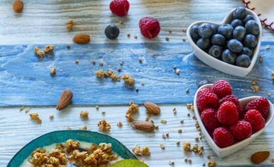 Z czym jeść mleko migdałowe?