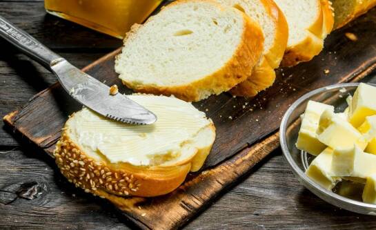 Czym można smarować chleb?