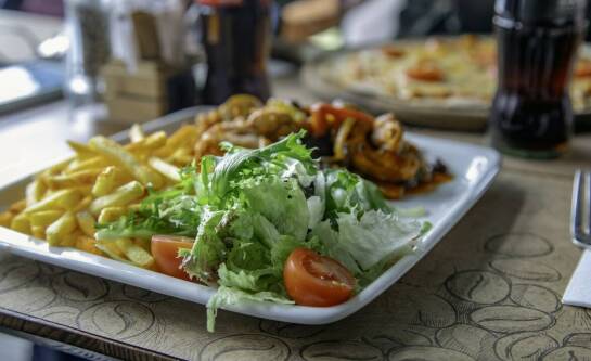 Jak piec kurczaka z termoobiegiem a jak bez termoobiegu