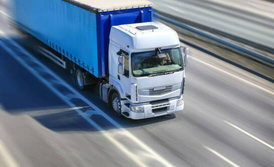 Ile może wystawać ładunek za samochód ciężarowy?