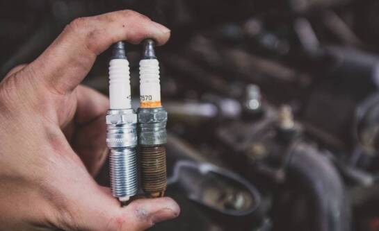 Jaki olej wybrać do silnika biorącego olej?