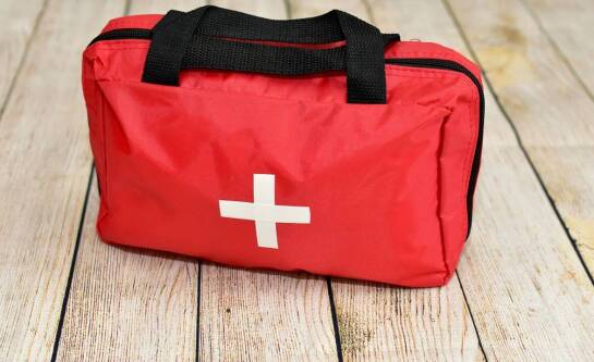 Czym jest pierwsza pomoc i na czym polega?