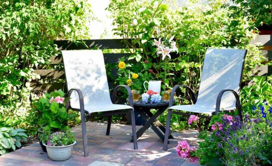 Jak zrobić piękny taras we własnym ogrodzie