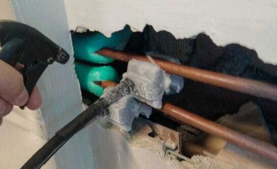 Jak odpowietrzyć instalację wodną w domu?