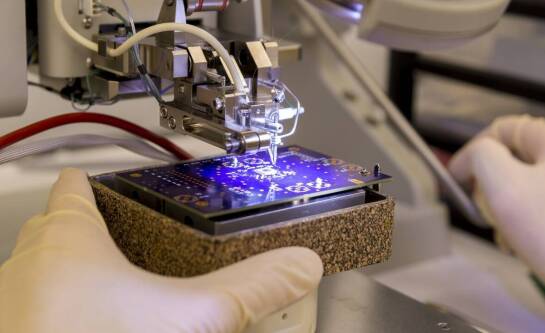 Jaki mikroskop wybrać do prac z elektroniką?