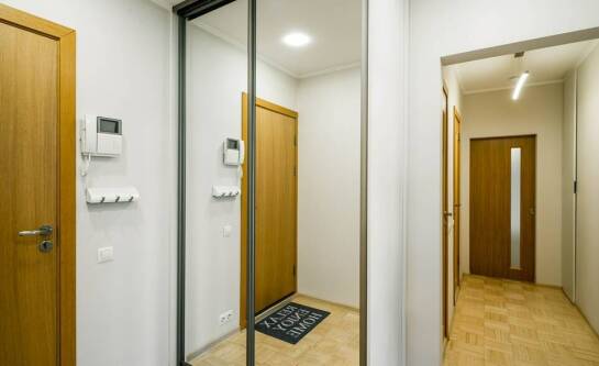 Jak urządzić funkcjonalny przedpokój w bloku?