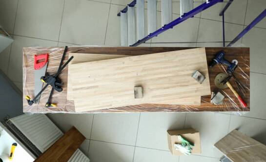 Jak odnowić meble pokojowe samodzielnie?