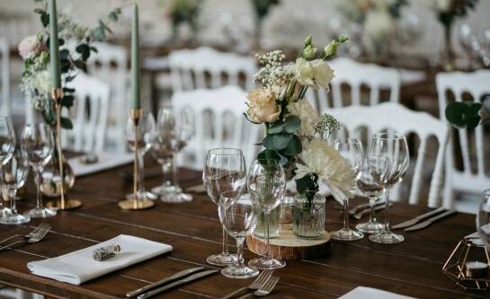 Jak przystroić salę na wesele?