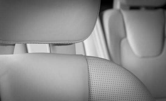 Czym nawilżyć skórę w samochodzie?