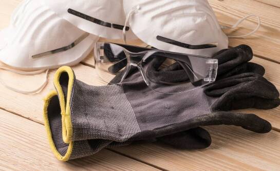 Jak ściągnąć płytki z podłogi samodzielnie