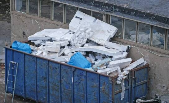 Do jakiego pojemnika wrzucać styropian?