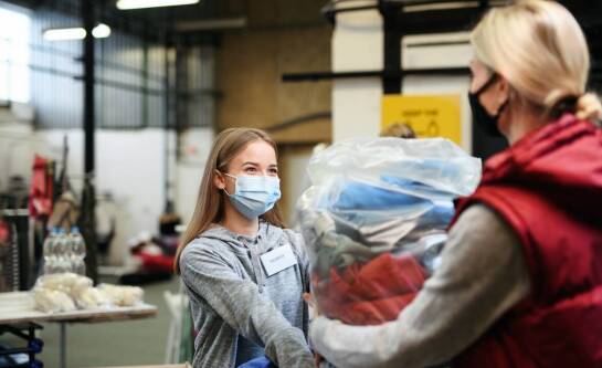 Caritas Łódź – gdzie oddać ubrania używane