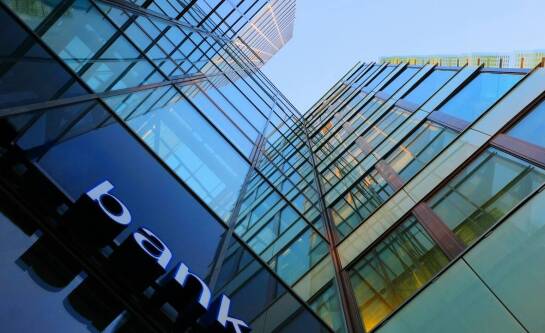 Czy bank jest czynny w sobotę?