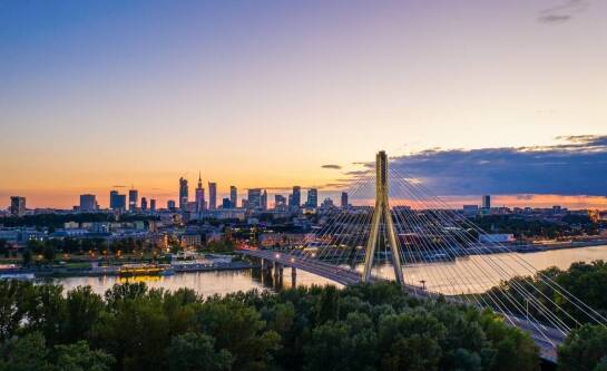 Gdzie złożyć wniosek o EKUZ w Warszawie?