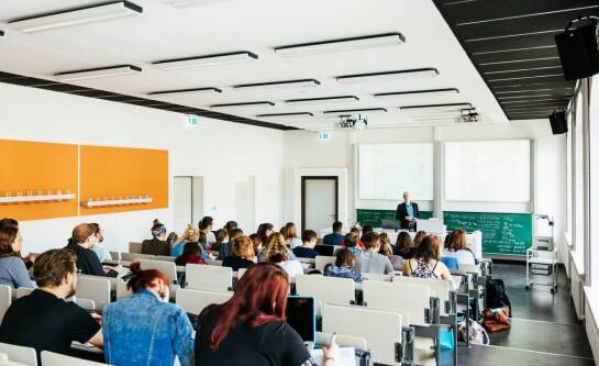 Ile zarabia doktor na politechnice w Polsce?