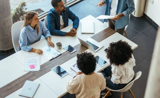 Czym zajmuje się administracja?