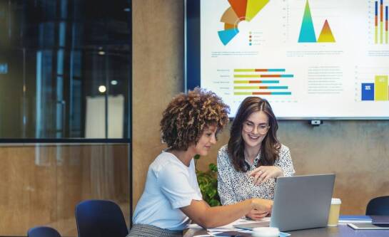 Możliwości kariery po finansach i rachunkowości.