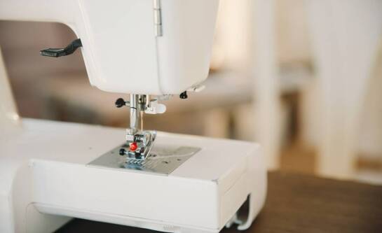 Jak nasmarować maszynę do szycia?