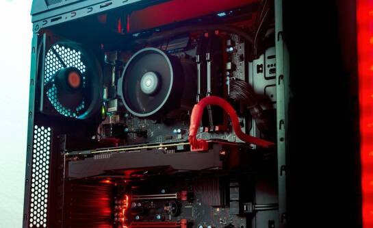 Jak pobrać grę Mechanik Maszyn Rolniczych 2026?