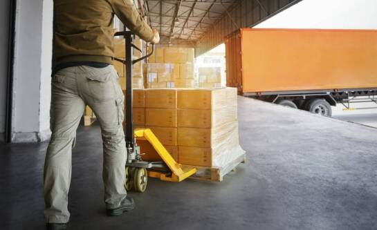 Wymiary standardowej europalety.