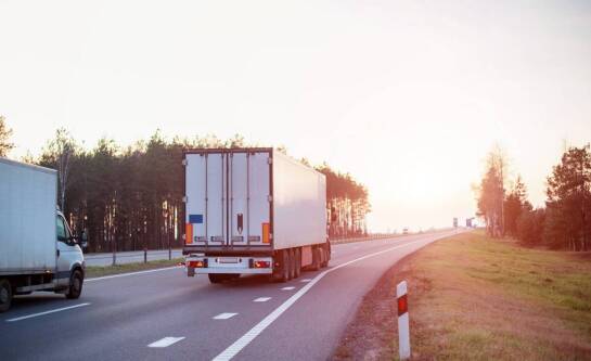 Ile ton można załadować na tira?