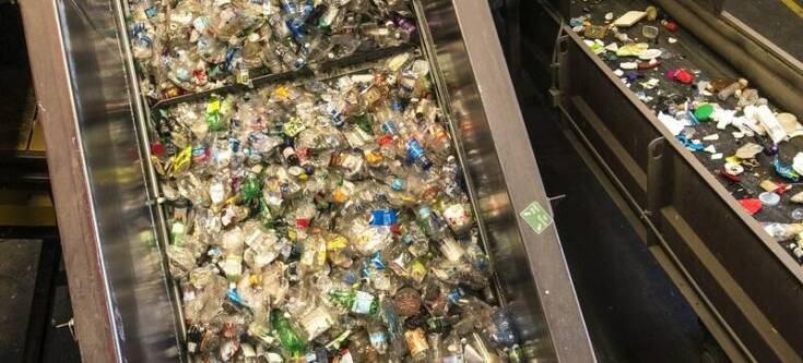 Jak zrobić ekologicznego stworka z butelki plastikowej?