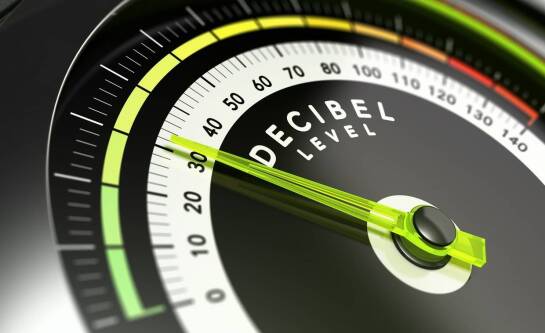 Ile decybeli ma wydech motocykla z 2026 roku?