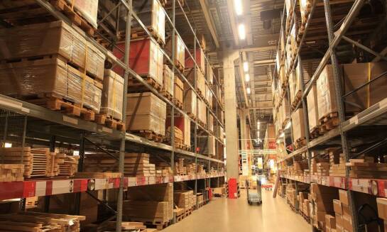 Przechowywanie firmowej dokumentacji – jakie korzyści niesie wynajem magazynu?