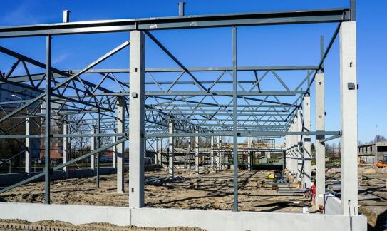 Pomiary odkształceń budynków – jak geodeta zapewnia bezpieczeństwo konstrukcji?